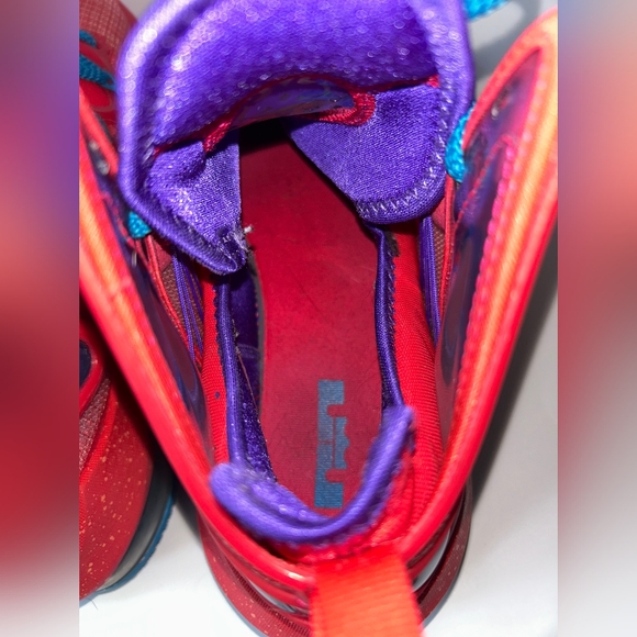 Nike LeBron 19 Basketball Shoes - Picture 5 of 9